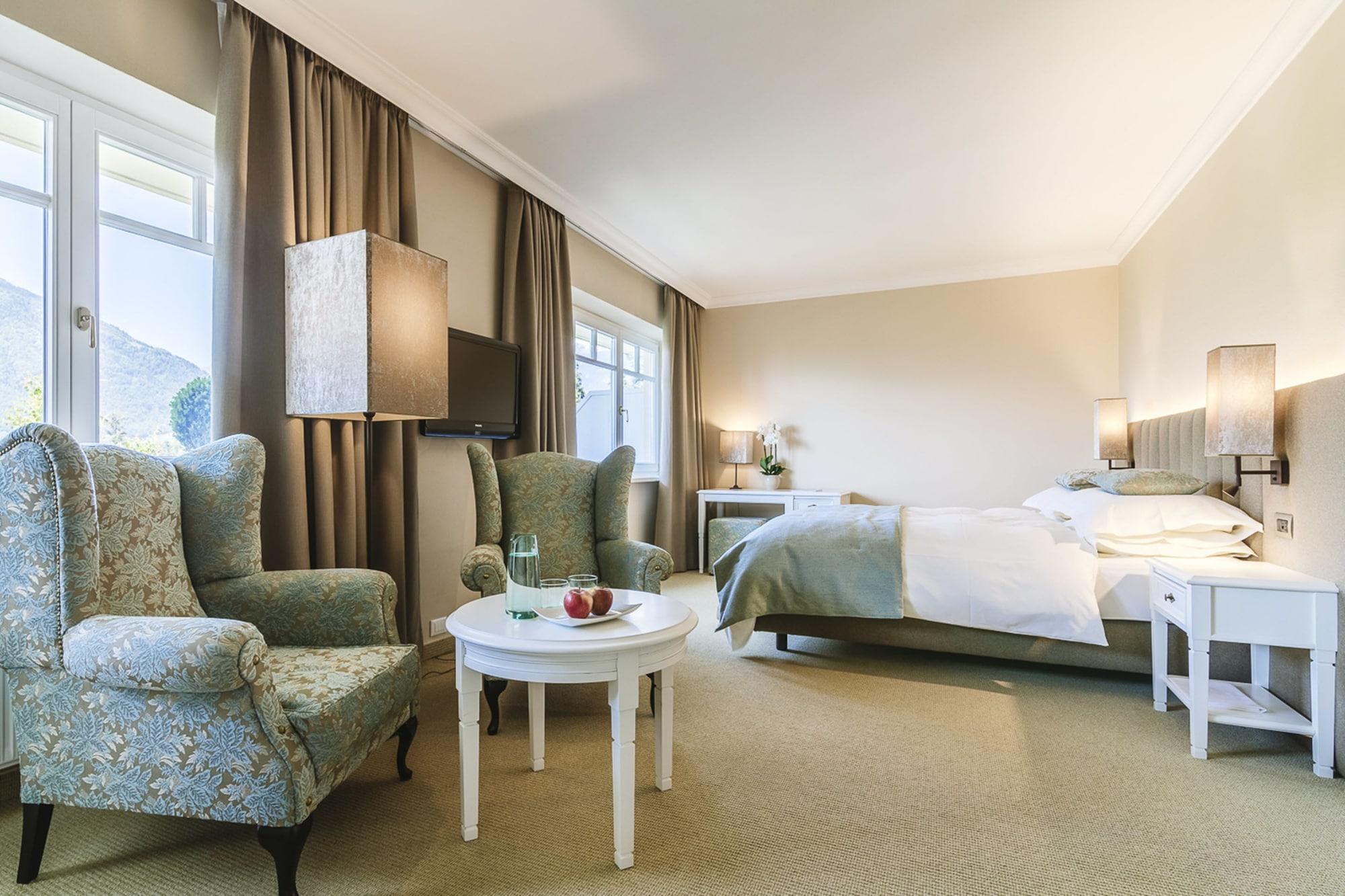 Hotel Pienzenau Am Schlosspark Мерано Экстерьер фото