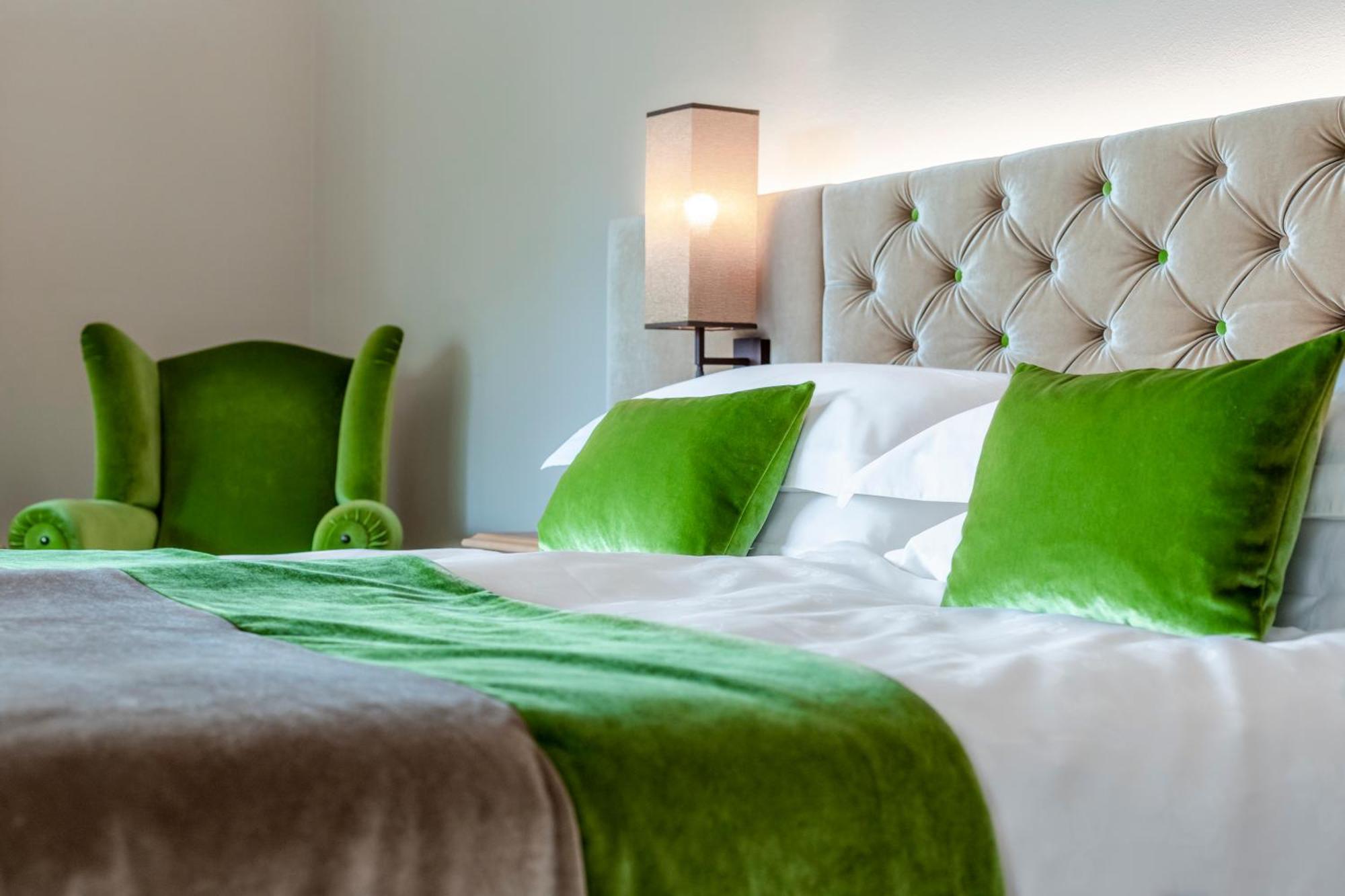 Hotel Pienzenau Am Schlosspark Мерано Экстерьер фото