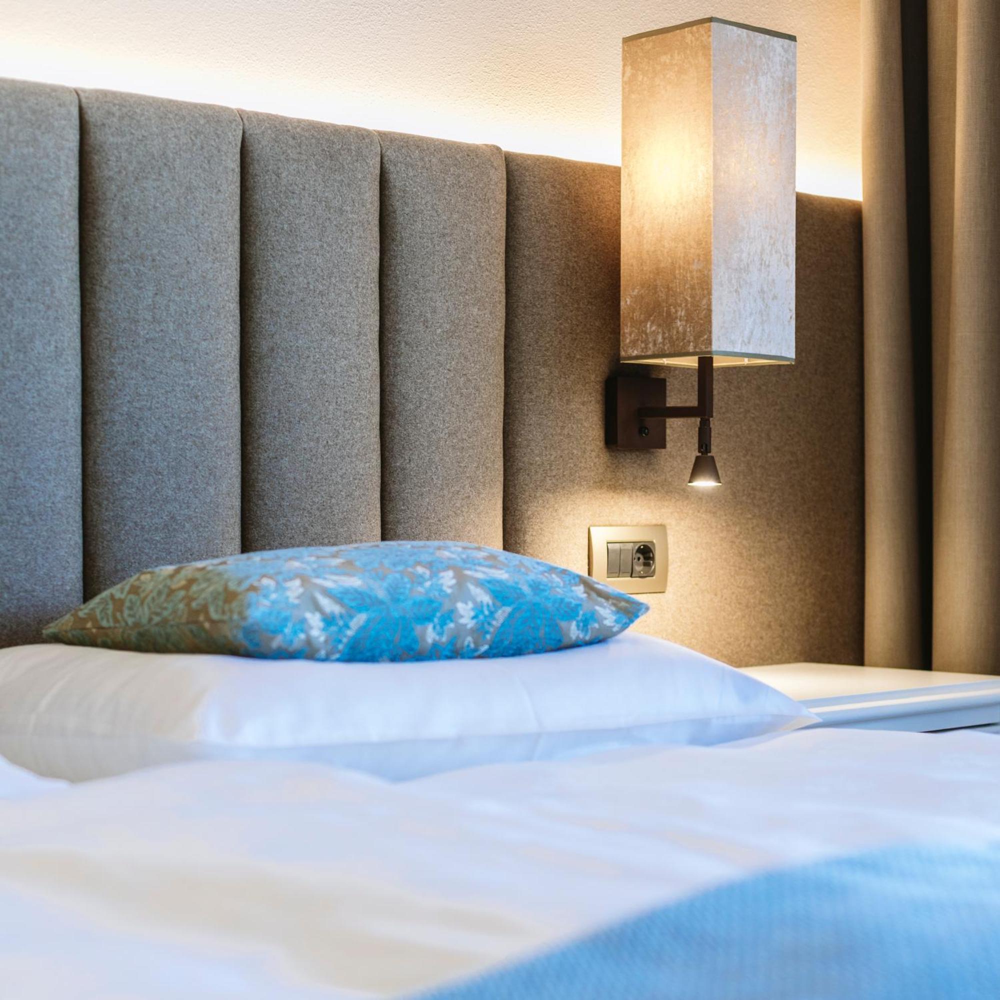 Hotel Pienzenau Am Schlosspark Мерано Экстерьер фото