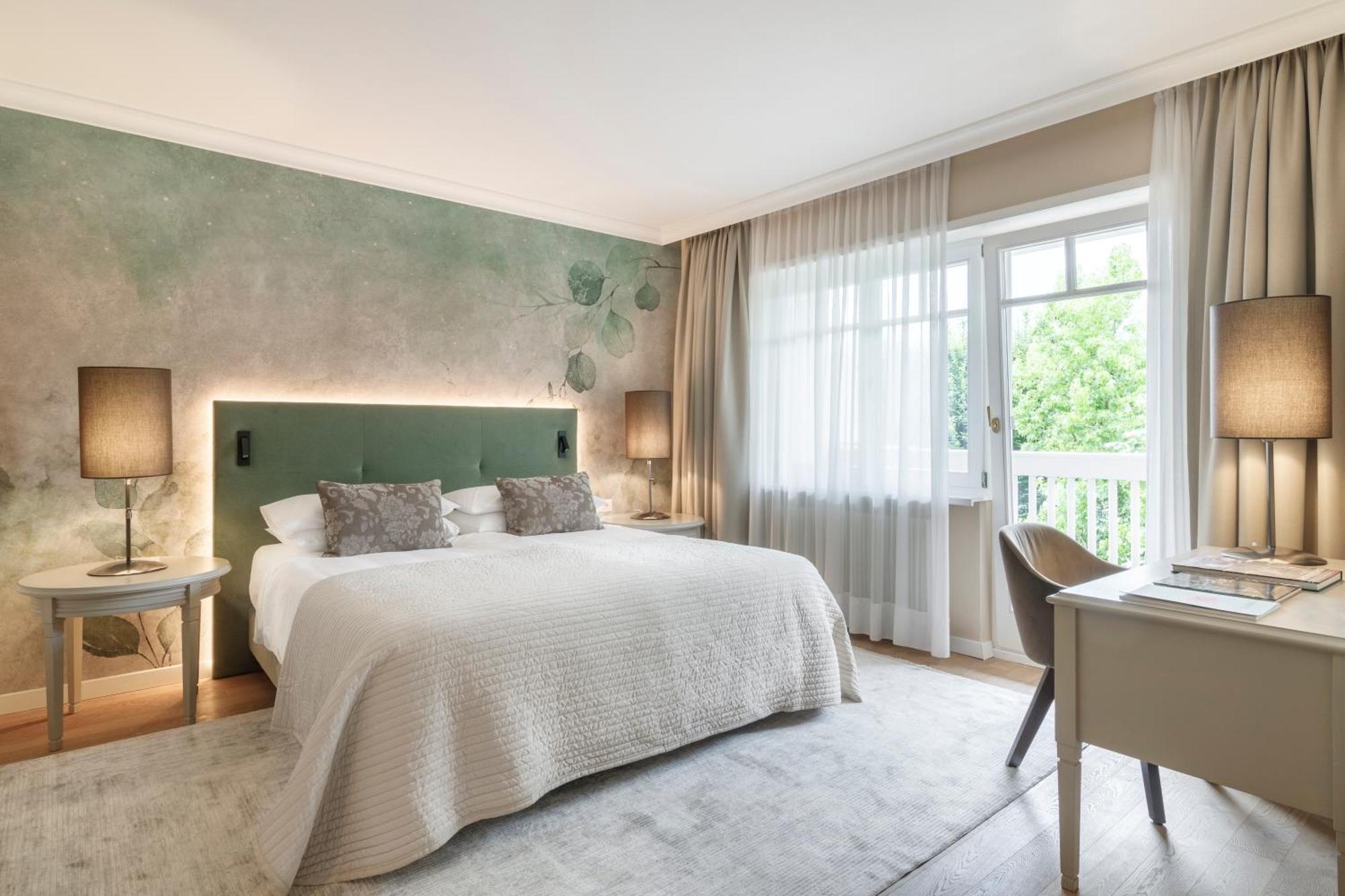 Hotel Pienzenau Am Schlosspark Мерано Экстерьер фото