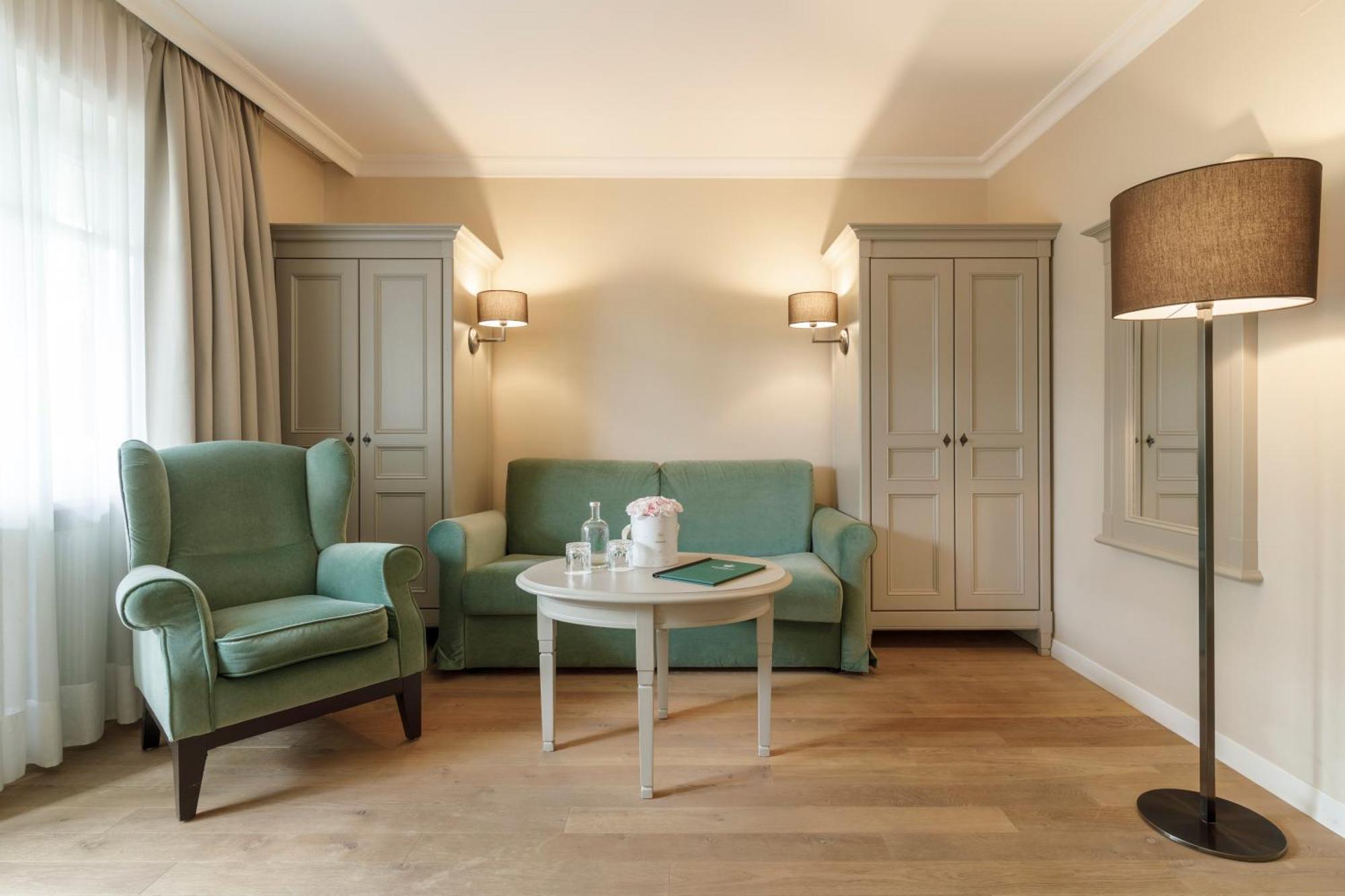 Hotel Pienzenau Am Schlosspark Мерано Экстерьер фото