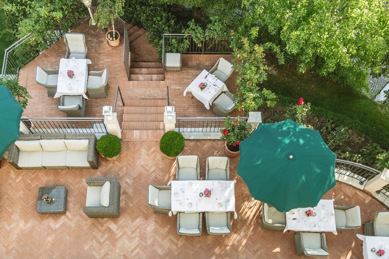 Hotel Pienzenau Am Schlosspark Мерано Экстерьер фото