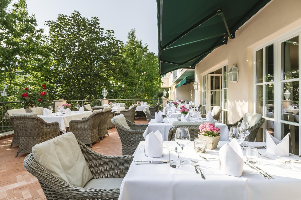 Hotel Pienzenau Am Schlosspark Мерано Экстерьер фото