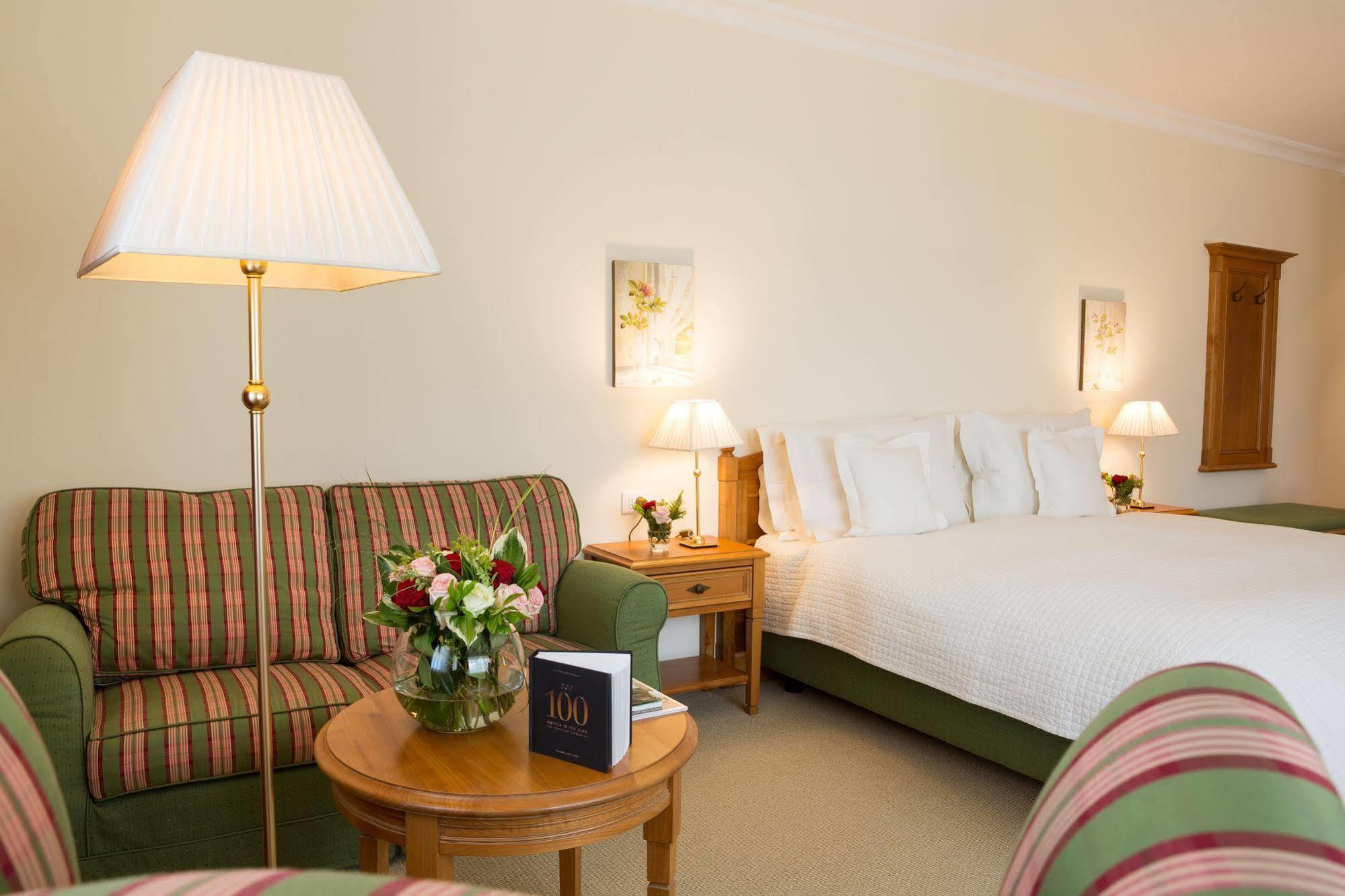 Hotel Pienzenau Am Schlosspark Мерано Экстерьер фото