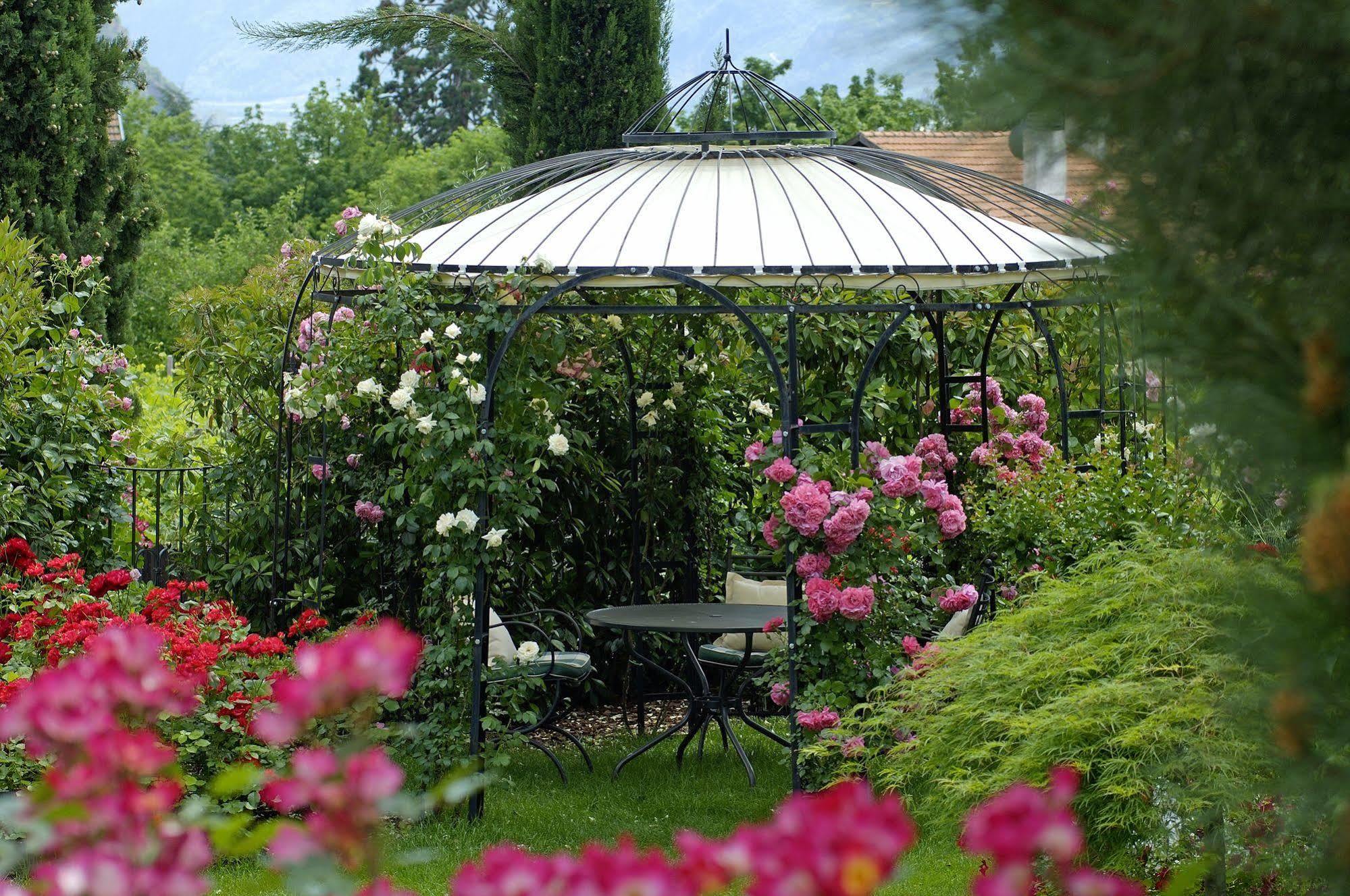 Hotel Pienzenau Am Schlosspark Мерано Экстерьер фото