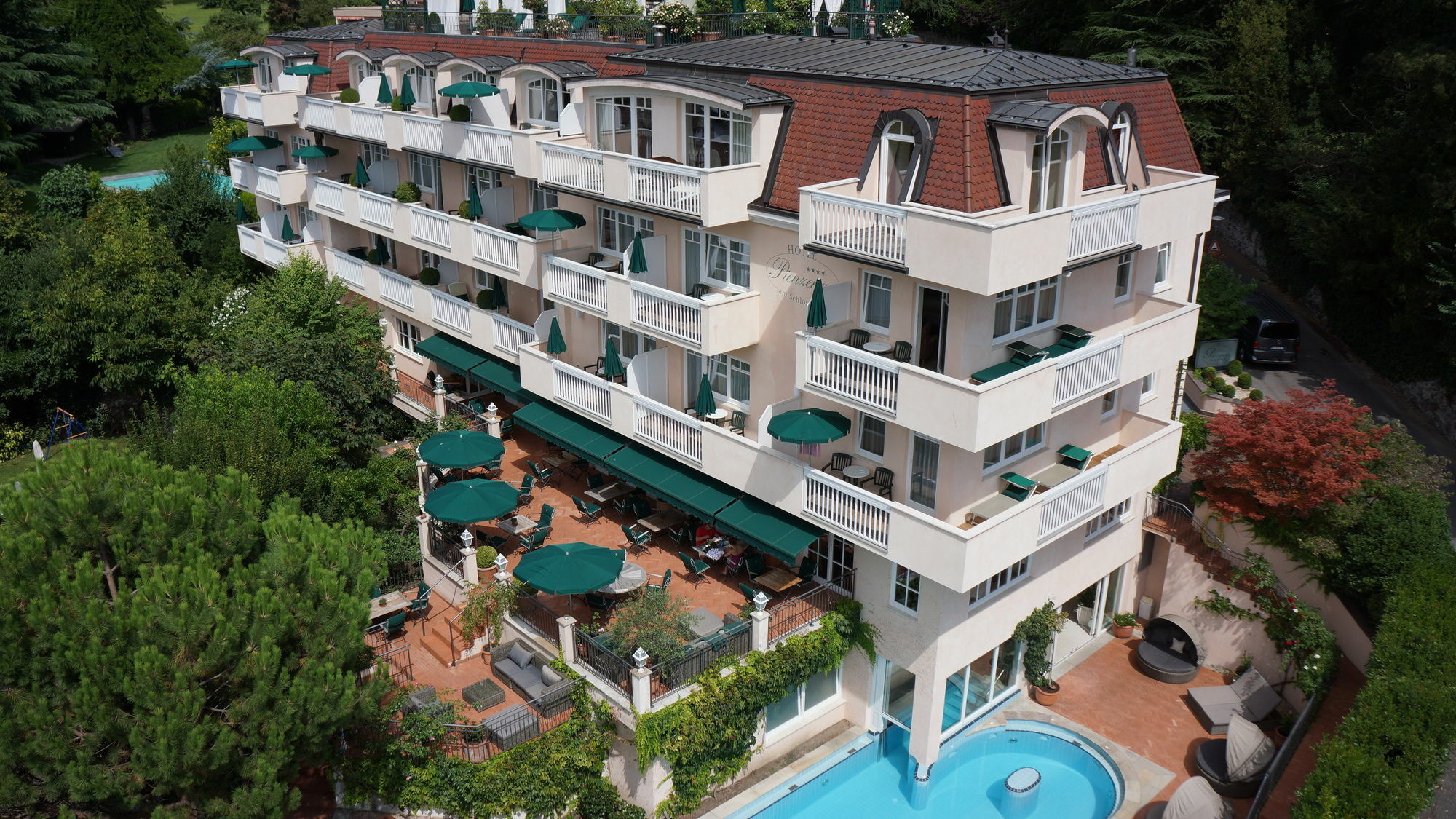 Hotel Pienzenau Am Schlosspark Мерано Экстерьер фото